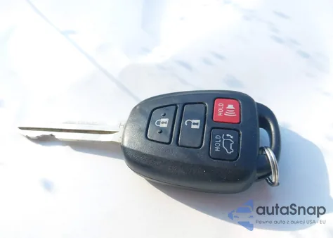 2016 Toyota Rav4 Xle z USA, uszkodzony, nr VIN 2T3WFREV3GW244166